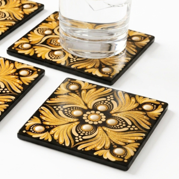 juego de posavasos de madera mandala dorado